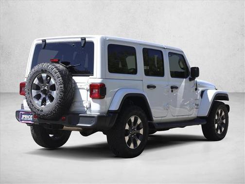 Bright White Clearcoat 2018 Jeep Wrangler Unlimited Sahara