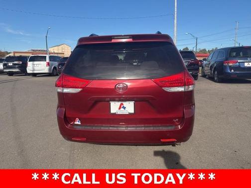 2014 Toyota Sienna LE