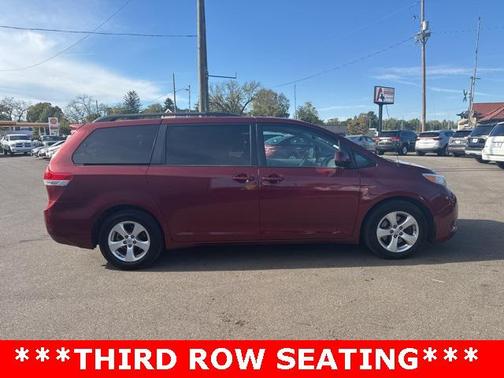 2014 Toyota Sienna LE