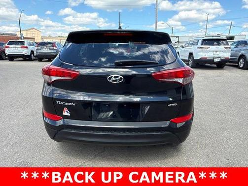 Black Noir Pearl 2018 Hyundai TUCSON SE