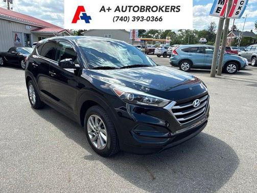 Black Noir Pearl 2018 Hyundai TUCSON SE