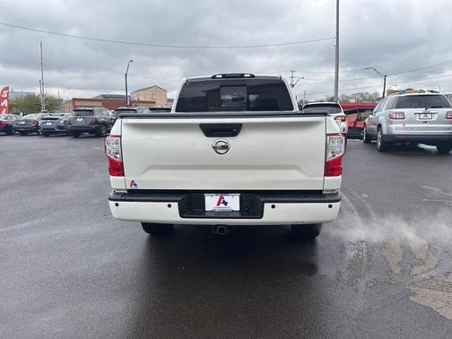 2018 Nissan Titan SL