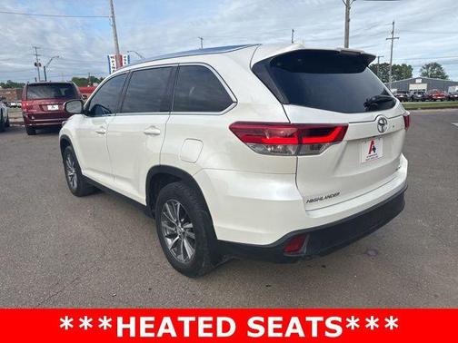 Blizzard Pearl 2019 Toyota Highlander XLE