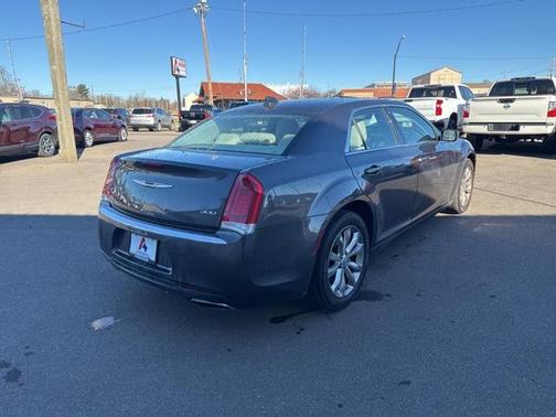 2016 Chrysler 300 Limited