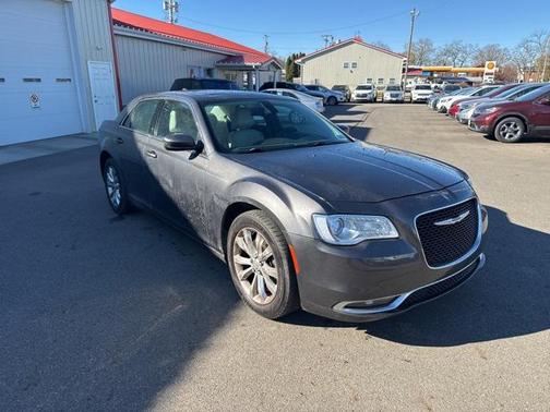 2016 Chrysler 300 Limited