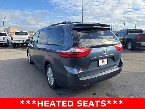2017 Toyota Sienna XLE