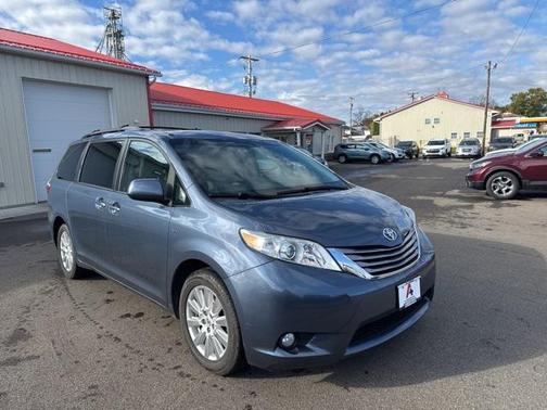 2017 Toyota Sienna XLE