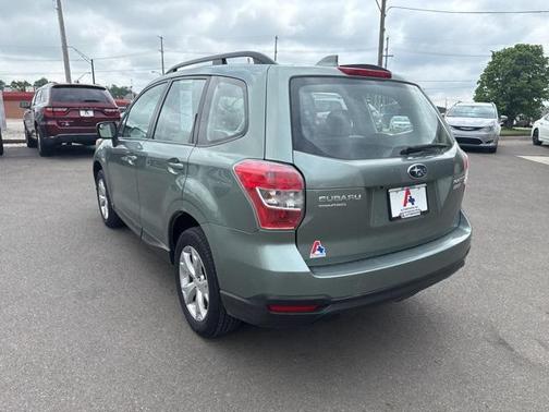 2016 Subaru Forester 2.5i