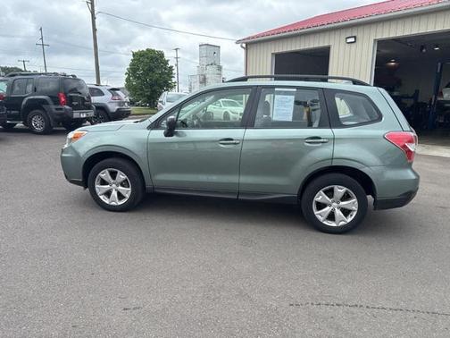 2016 Subaru Forester 2.5i