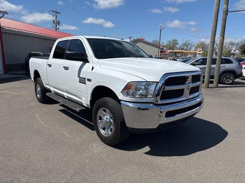 2017 RAM 2500 SLT Crew Cab 4x4 6'4' Box