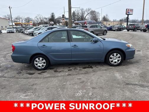 2004 Toyota Camry LE