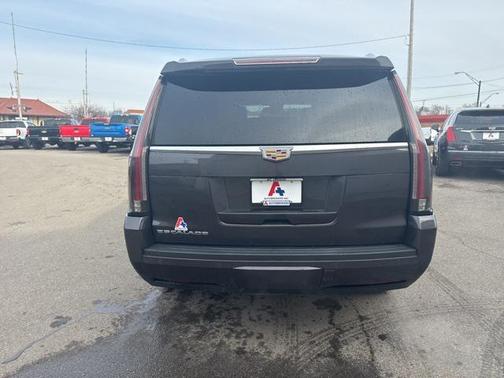 2016 Cadillac Escalade Platinum