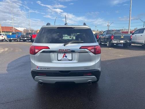 2018 GMC Acadia SLE-2