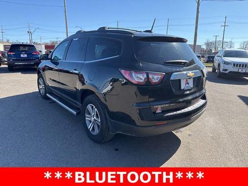 Mosaic Black Metallic 2017 Chevrolet Traverse 1LT