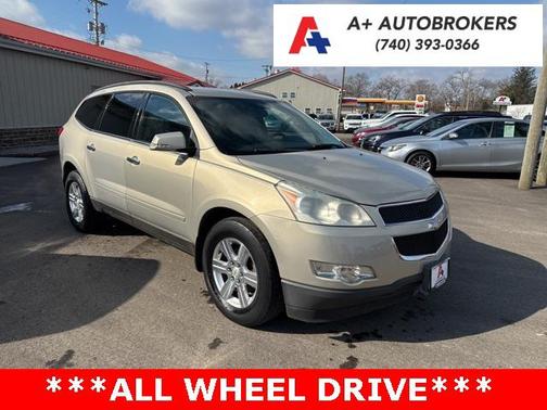 Gold Mist Metallic 2011 Chevrolet Traverse LT