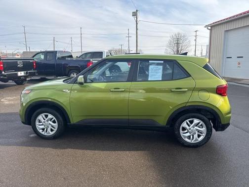 2022 Hyundai VENUE SE