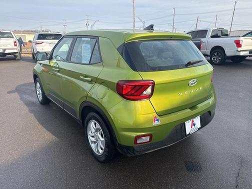 2022 Hyundai VENUE SE