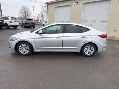 2018 Hyundai ELANTRA SE