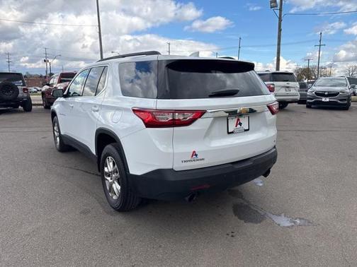 2020 Chevrolet Traverse LT Cloth