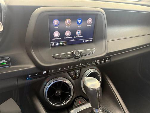 Summit White 2020 Chevrolet Camaro 2LT