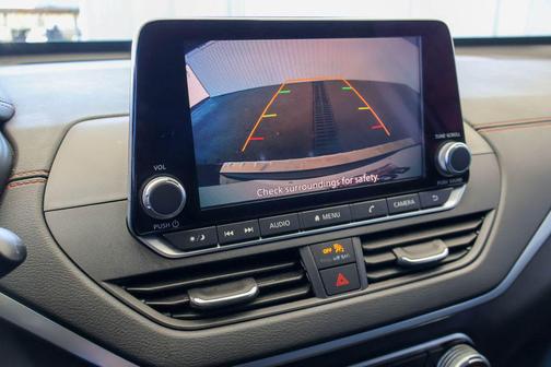 2022 Nissan Altima SR FWD