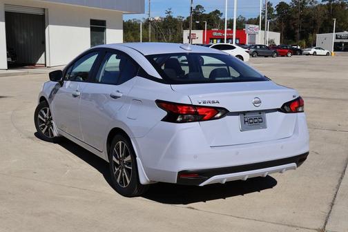 2024 Nissan Versa 1.6 SV