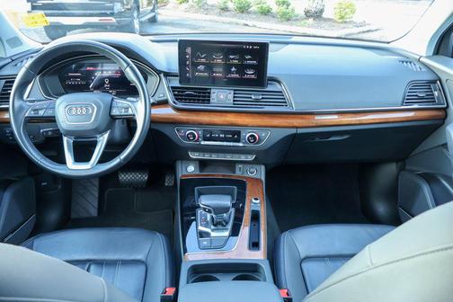 2023 Audi Q5 45 S line Premium Plus