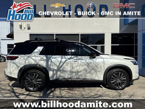 2022 Nissan Pathfinder SL 2WD