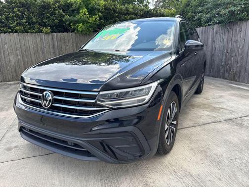 Deep Black Pearl 2024 Volkswagen Tiguan 2.0T S