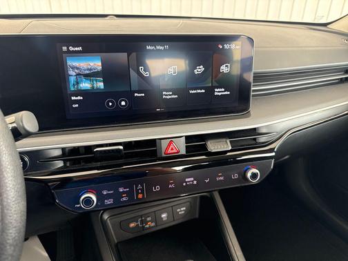 Aurora Black Pearl 2025 Kia K5 LXS
