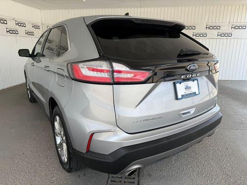 Iconic Silver Metallic 2024 Ford Edge Titanium