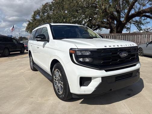 2025 Ford Expedition Active