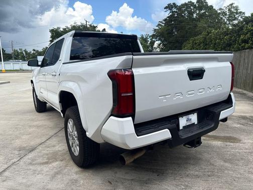 Ice Cap 2024 Toyota Tacoma SR5