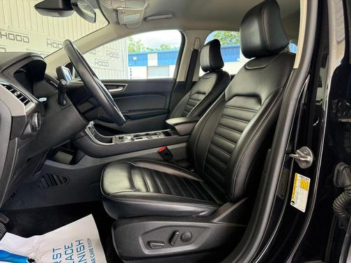 Agate Black Metallic 2024 Ford Edge SEL