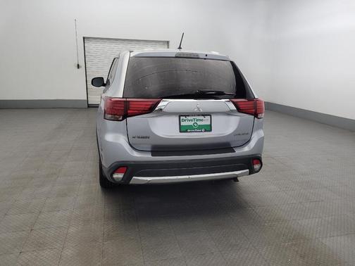 2016 Mitsubishi Outlander SE