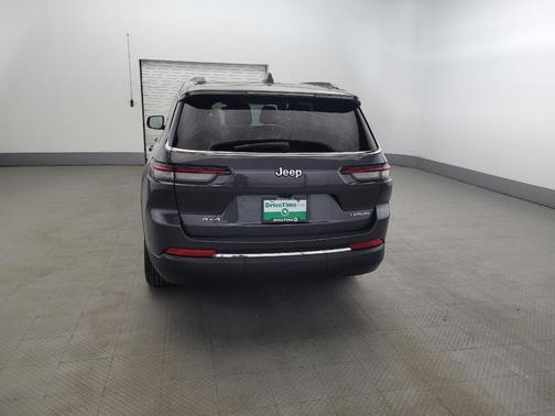 Baltic Gray Metallic Clearcoat 2023 Jeep Grand Cherokee L Laredo
