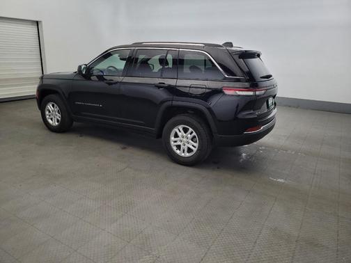 Diamond Black Crystal Pearlcoat 2023 Jeep Grand Cherokee Laredo