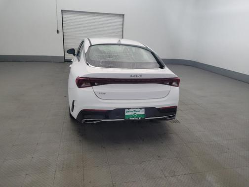 Glacial White Pearl 2022 Kia K5 LXS