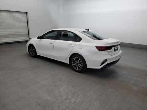 Snow White Pearl 2023 Kia Forte LXS