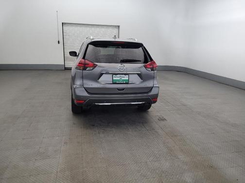 Gun Metallic 2019 Nissan Rogue SV