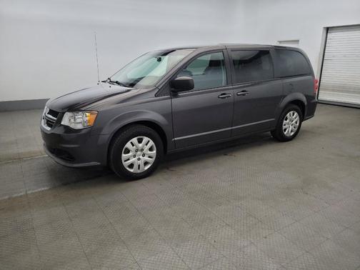 Granite Pearlcoat 2018 Dodge Grand Caravan SE
