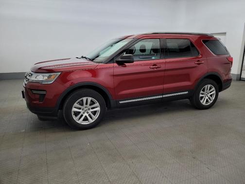 Red 2018 Ford Explorer XLT