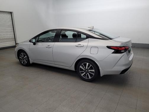 Brilliant Silver Metallic 2021 Nissan Versa 1.6 SV