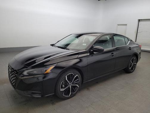 2023 Nissan Altima SR FWD