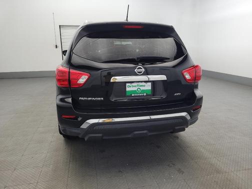 2018 Nissan Pathfinder S