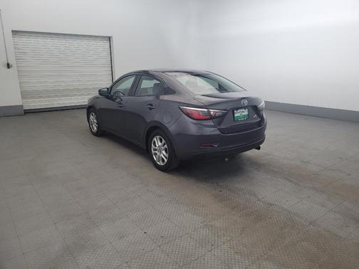 Graphite 2018 Toyota Yaris iA Base