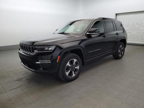 Diamond Black Crystal Pearlcoat 2024 Jeep Grand Cherokee 4xe Base