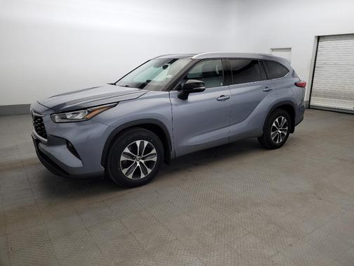 Moon Dust 2020 Toyota Highlander XLE