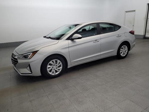 2019 Hyundai ELANTRA SE