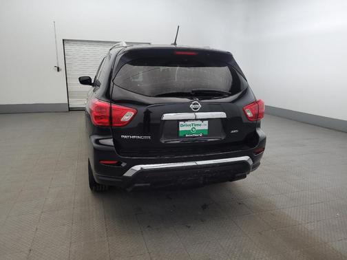2018 Nissan Pathfinder S